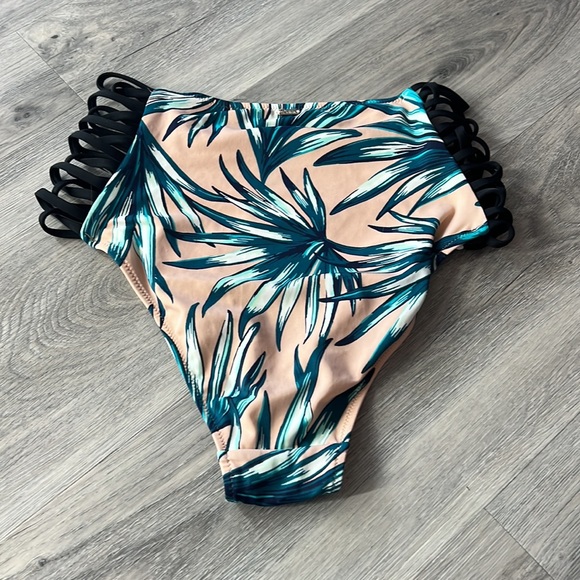 Pink Victorias Secret high waisted bikini bottoms size medium - Picture 7 of 8